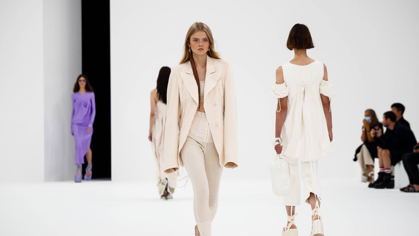 Η νέα SS22 συλλογή της Sportmax εμπνέεται από το έργο του John Cage