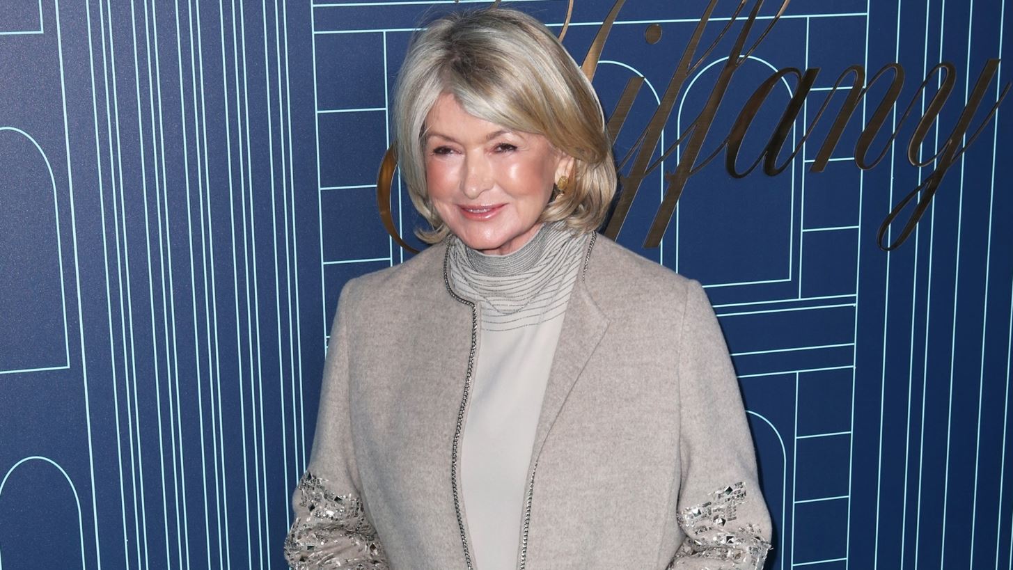 Martha Stewart | &#x397; &#x3B1;&#x3C0;&#x3BF;&#x3BA;&#x3AC;&#x3BB;&#x3C5;&#x3C8;&#x3B7; &#x3B3;&#x3B9;&#x3B1; &#x3C4;&#x3BF;&#x3BD; Ryan Reynolds &#x3BA;&#x3B1;&#x3B9; &#x3B7; &#x3B1;&#x3C0;&#x3AC;&#x3BD;&#x3C4;&#x3B7;&#x3C3;&#x3AE; &#x3C4;&#x3BF;&#x3C5;