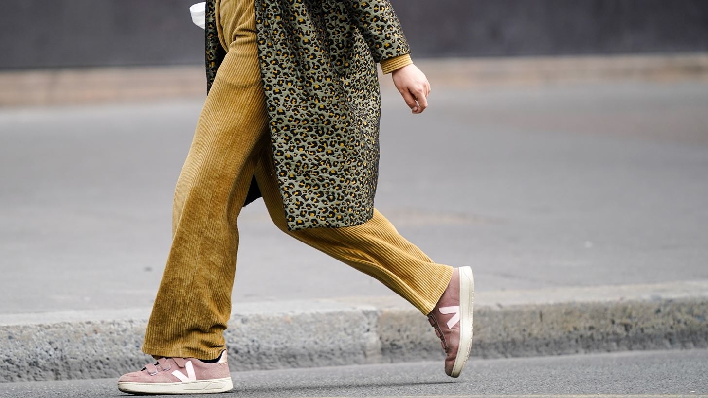 &#x3A3;&#x3C4;&#x3B7; Massimo Dutti &#x3B2;&#x3C1;&#x3AE;&#x3BA;&#x3B1;&#x3BC;&#x3B5; &#x3C4;&#x3B1; leopard sneakers &#x3C0;&#x3BF;&#x3C5; &#x3B8;&#x3B1; &#x3C6;&#x3BF;&#x3C1;&#x3AD;&#x3C3;&#x3BF;&#x3C5;&#x3BC;&#x3B5; &#x3B1;&#x3C5;&#x3C4;&#x3AE; &#x3C4;&#x3B7; &#x3BC;&#x3B5;&#x3C4;&#x3B1;&#x3B2;&#x3B1;&#x3C4;&#x3B9;&#x3BA;&#x3AE; &#x3B5;&#x3C0;&#x3BF;&#x3C7;&#x3AE;