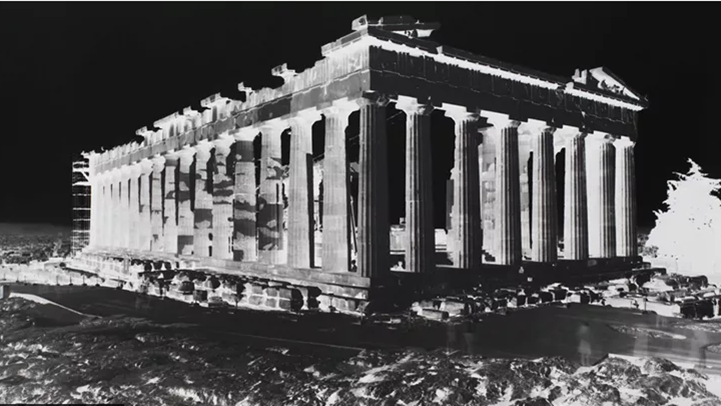 &#x397; Vera Lutter &#x3B5;&#x3C0;&#x3B9;&#x3C3;&#x3C4;&#x3C1;&#x3AD;&#x3C6;&#x3B5;&#x3B9; &#x3C3;&#x3C4;&#x3B7;&#x3BD; &#x391;&#x3B8;&#x3AE;&#x3BD;&#x3B1; &#x3BC;&#x3B5; &#x3C4;&#x3B7;&#x3BD; &#x3AD;&#x3BA;&#x3B8;&#x3B5;&#x3C3;&#x3B7; Fragments of Time Past