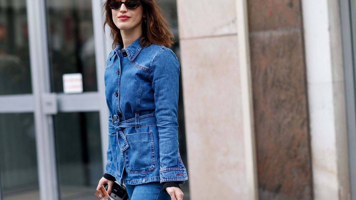 Πώς να φορέσω το τζιν στο σπίτι; Τα fashion girls σού δίνουν έμπνευση