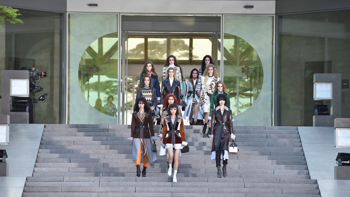 Louis Vuitton Resort 2018: &#x39F; Nicolas Ghesqui&#xE8;re &#x3B1;&#x3C0;&#x3BF;&#x3B8;&#x3B5;&#x3CE;&#x3BD;&#x3B5;&#x3B9; &#x3C4;&#x3B7;&#x3BD; &#x3B9;&#x3B1;&#x3C0;&#x3C9;&#x3BD;&#x3B9;&#x3BA;&#x3AE; &#x3BA;&#x3BF;&#x3C5;&#x3BB;&#x3C4;&#x3BF;&#x3CD;&#x3C1;&#x3B1;
