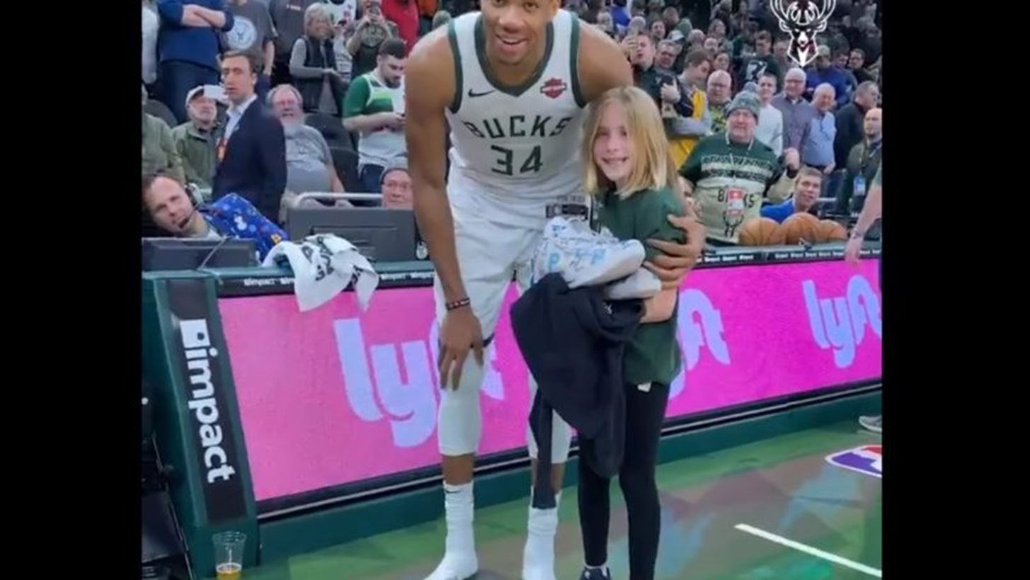 &#x39F; &#x393;&#x3B9;&#x3AC;&#x3BD;&#x3BD;&#x3B7;&#x3C2; &#x391;&#x3BD;&#x3C4;&#x3B5;&#x3C4;&#x3BF;&#x3BA;&#x3BF;&#x3CD;&#x3BD;&#x3BC;&#x3C0;&#x3BF; &#x3AD;&#x3BA;&#x3B1;&#x3BD;&#x3B5; &#x3C0;&#x3AC;&#x3BB;&#x3B9; &#x3C4;&#x3BF; &#x3B8;&#x3B1;&#x3CD;&#x3BC;&#x3B1; &#x3C4;&#x3BF;&#x3C5;: &#x3A7;&#x3AC;&#x3C1;&#x3B9;&#x3C3;&#x3B5; &#x3C4;&#x3B1; &#x3C0;&#x3B1;&#x3C0;&#x3BF;&#x3CD;&#x3C4;&#x3C3;&#x3B9;&#x3B1; &#x3C4;&#x3BF;&#x3C5; &#x3C3;&#x3B5; &#x3AD;&#x3BD;&#x3B1; &#x3BC;&#x3B9;&#x3BA;&#x3C1;&#x3CC; &#x3BA;&#x3BF;&#x3C1;&#x3AF;&#x3C4;&#x3C3;&#x3B9;