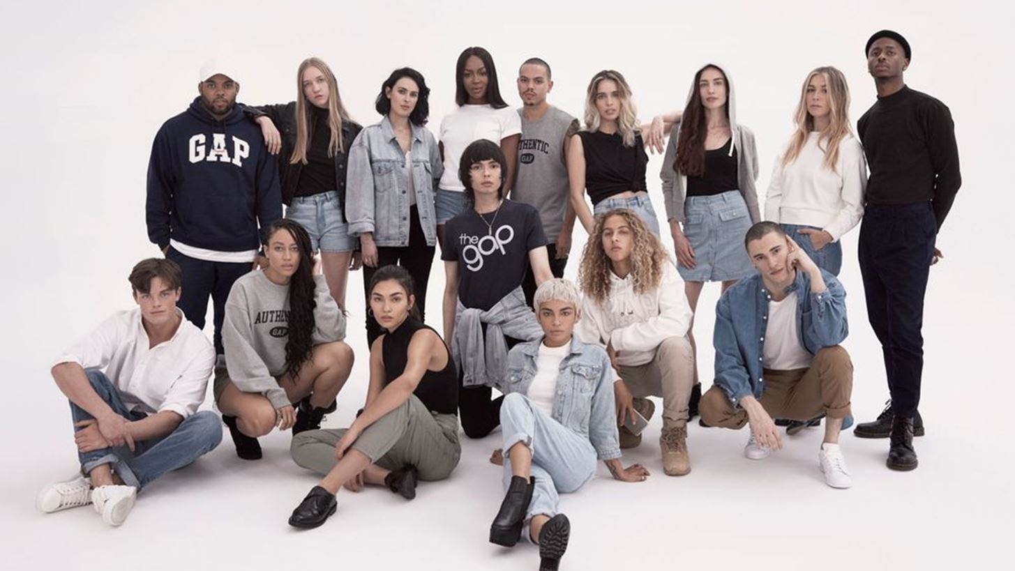 H &#x39D;aomi Campbell &#x3B5;&#x3C0;&#x3B1;&#x3BD;&#x3B1;&#x3C6;&#x3AD;&#x3C1;&#x3B5;&#x3B9; &#x3C4;&#x3BF; hype &#x3C4;&#x3C9;&#x3BD; &#x27;90s &#x3C3;&#x3C4;&#x3B7; &#x3BD;&#x3AD;&#x3B1; &#x3BA;&#x3B1;&#x3BC;&#x3C0;&#x3AC;&#x3BD;&#x3B9;&#x3B1; &#x3C4;&#x3B7;&#x3C2; Gap