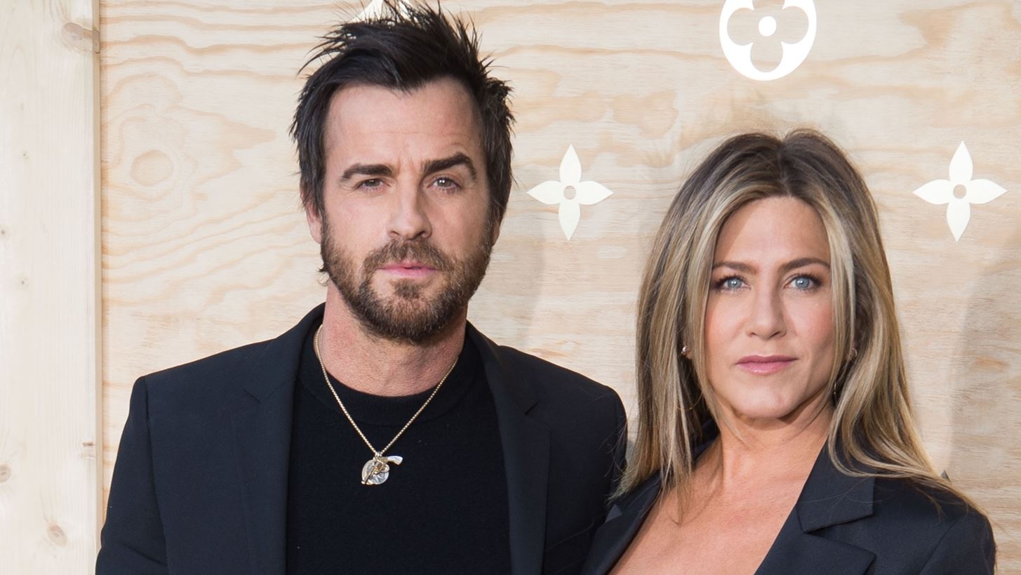 Jennifer Aniston | &#x397; &#x3C0;&#x3C1;&#x3CE;&#x3C4;&#x3B7; &#x3B1;&#x3BD;&#x3C4;&#x3AF;&#x3B4;&#x3C1;&#x3B1;&#x3C3;&#x3B7; &#x3B3;&#x3B9;&#x3B1; &#x3C4;&#x3BF;&#x3BD; &#x3B3;&#x3AC;&#x3BC;&#x3BF; &#x3C4;&#x3BF;&#x3C5; &#x3C0;&#x3C1;&#x3CE;&#x3B7;&#x3BD; &#x3C4;&#x3B7;&#x3C2;, Justin Theroux