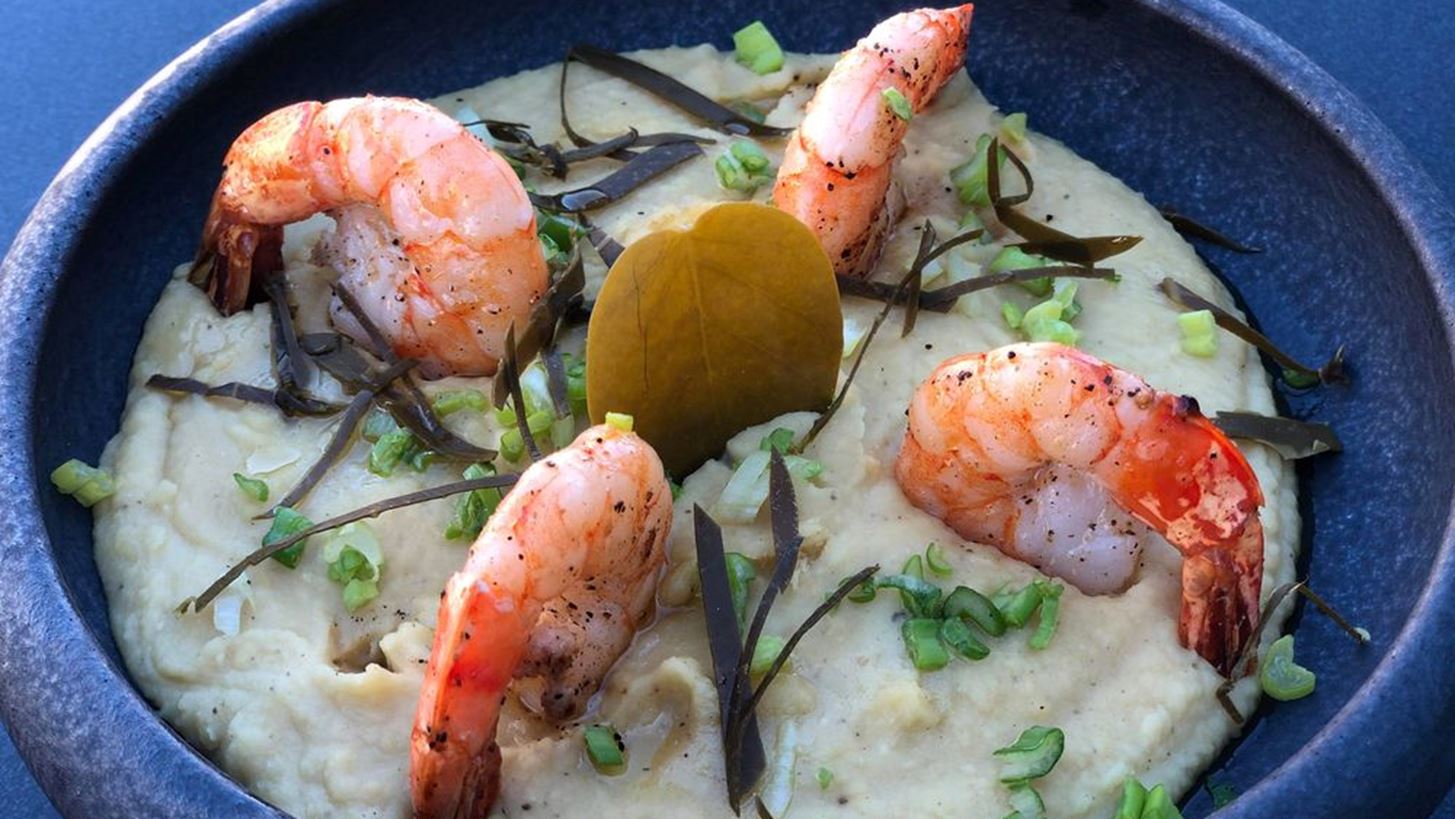 #Tidbits *: Από τη Σαντορίνη με Αγάπη