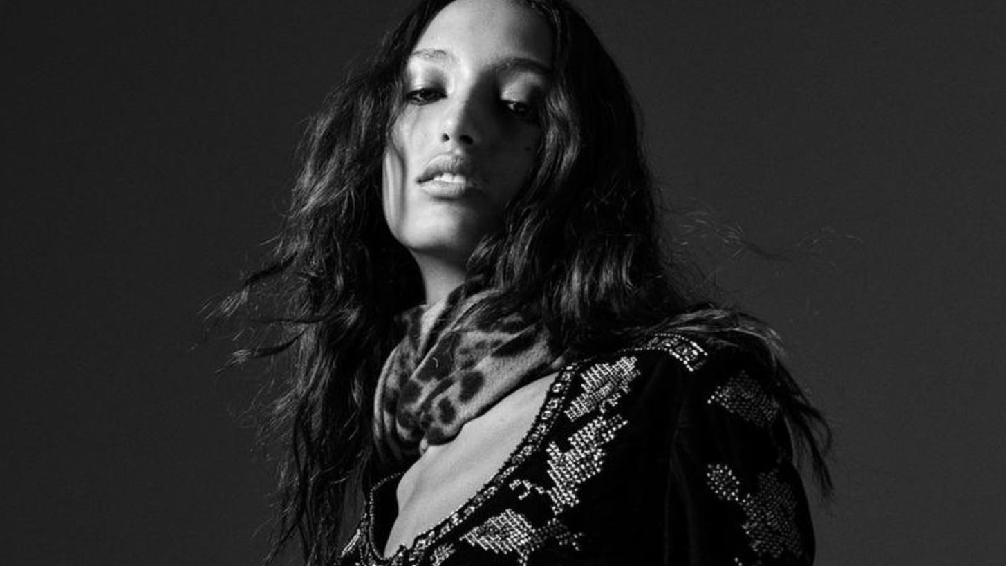 &#x391;&#x3C5;&#x3C4;&#x3AE; &#x3B7; embellished &#x3B2;&#x3B5;&#x3BB;&#x3BF;&#x3CD;&#x3B4;&#x3B9;&#x3BD;&#x3B7; &#x3B6;&#x3B1;&#x3BA;&#x3AD;&#x3C4;&#x3B1; &#x3B1;&#x3C0;&#x3CC; &#x3C4;&#x3B7; Zara &#x3B5;&#x3AF;&#x3BD;&#x3B1;&#x3B9; &#x3C4;&#x3BF; &#x3BC;&#x3BF;&#x3BD;&#x3B1;&#x3B4;&#x3B9;&#x3BA;&#x3CC; statement piece &#x3C0;&#x3BF;&#x3C5; &#x3C7;&#x3C1;&#x3B5;&#x3B9;&#x3AC;&#x3B6;&#x3B5;&#x3C3;&#x3B1;&#x3B9; &#x3B1;&#x3C5;&#x3C4;&#x3CC;&#x3BD; &#x3C4;&#x3BF; &#x3C7;&#x3B5;&#x3B9;&#x3BC;&#x3CE;&#x3BD;&#x3B1;
