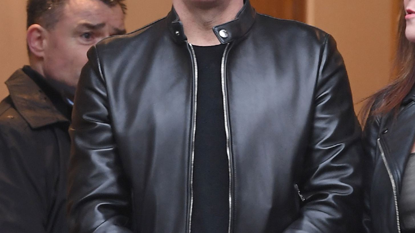 Jon Bon Jovi | &#x397; throwback &#x3C6;&#x3C9;&#x3C4;&#x3BF;&#x3B3;&#x3C1;&#x3B1;&#x3C6;&#x3AF;&#x3B1; &#x3BC;&#x3B5; &#x3C4;&#x3B7; &#x3C3;&#x3CD;&#x3B6;&#x3C5;&#x3B3;&#x3CC; &#x3C4;&#x3BF;&#x3C5; &#x3C3;&#x3C4;&#x3B7;&#x3BD; &#x3B5;&#x3C0;&#x3AD;&#x3C4;&#x3B5;&#x3B9;&#x3BF; &#x3C4;&#x3C9;&#x3BD; 32 &#x3C7;&#x3C1;&#x3CC;&#x3BD;&#x3C9;&#x3BD; &#x3B3;&#x3AC;&#x3BC;&#x3BF;&#x3C5;