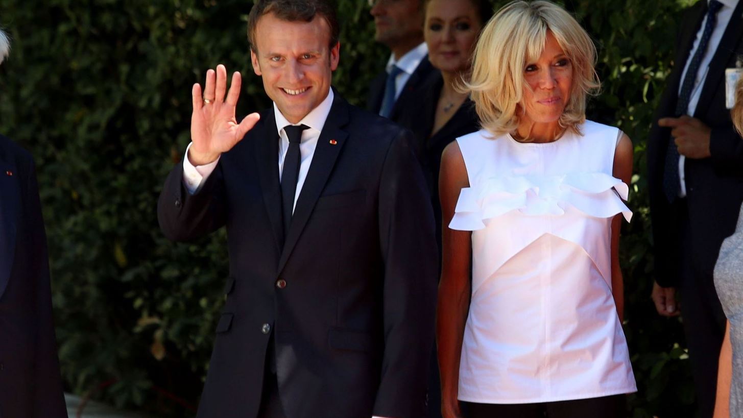 Emmanuel &#x3BA;&#x3B1;&#x3B9; Brigitte Macron: &#x3A4;&#x3BF; &#x3C0;&#x3C1;&#x3BF;&#x3B5;&#x3B4;&#x3C1;&#x3B9;&#x3BA;&#x3CC; &#x3B6;&#x3B5;&#x3CD;&#x3B3;&#x3BF;&#x3C2; &#x3C4;&#x3B7;&#x3C2; &#x393;&#x3B1;&#x3BB;&#x3BB;&#x3AF;&#x3B1;&#x3C2; &#x3C3;&#x3C4;&#x3B7;&#x3BD; &#x391;&#x3B8;&#x3AE;&#x3BD;&#x3B1;