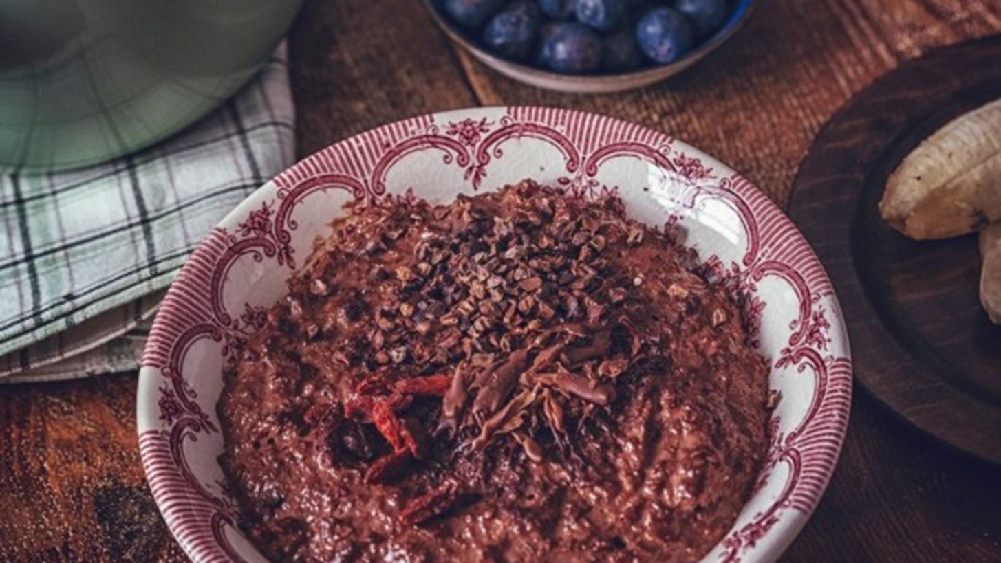 Πρωινό βρώμης με σοκολάτα για το πιο υγιεινό porridge