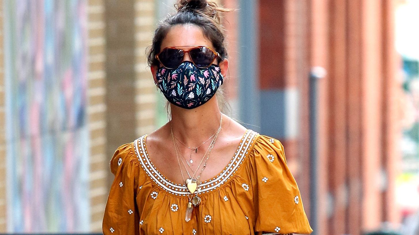 &#x397; Katie Holmes &#x3C6;&#x3CC;&#x3C1;&#x3B5;&#x3C3;&#x3B5; &#x3C4;&#x3BF; &#x3B9;&#x3B4;&#x3B1;&#x3BD;&#x3B9;&#x3BA;&#x3CC; &#x3C4;&#x3BF;&#x3C0; &#x3B3;&#x3B9;&#x3B1; &#x3C4;&#x3B7; &#x3B6;&#x3AD;&#x3C3;&#x3C4;&#x3B7;