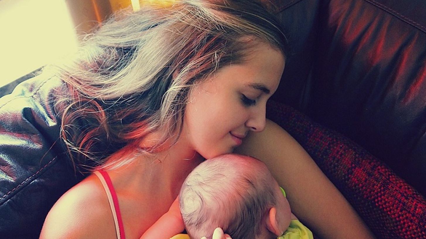 &#x38C;&#x3C3;&#x3BF; &#x3C0;&#x3B5;&#x3C1;&#x3B9;&#x3C3;&#x3C3;&#x3CC;&#x3C4;&#x3B5;&#x3C1;&#x3BF; &#x3B1;&#x3B3;&#x3BA;&#x3B1;&#x3BB;&#x3B9;&#x3AC;&#x3B6;&#x3BF;&#x3C5;&#x3BC;&#x3B5; &#x3AD;&#x3BD;&#x3B1; &#x3BC;&#x3C9;&#x3C1;&#x3CC; &#x3C4;&#x3CC;&#x3C3;&#x3BF; &#x3C0;&#x3B9;&#x3BF; &#x3AD;&#x3BE;&#x3C5;&#x3C0;&#x3BD;&#x3BF; &#x3B3;&#x3AF;&#x3BD;&#x3B5;&#x3C4;&#x3B1;&#x3B9;