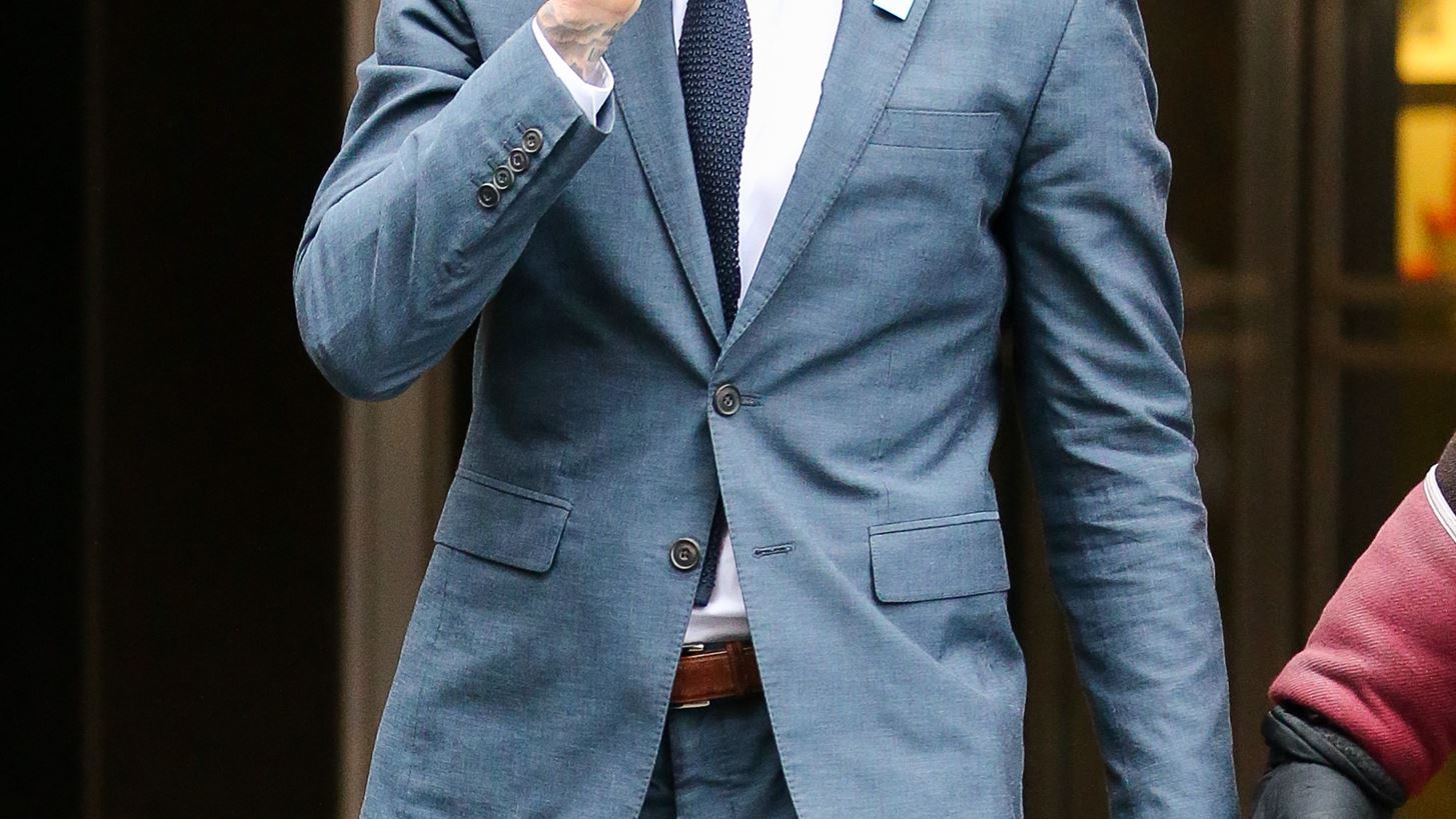 O David Beckham &#x3BC;&#x3B9;&#x3BB;&#x3AC; &#x3B3;&#x3B9;&#x3B1; &#x3C4;&#x3BF; &#x3C7;&#x3C1;&#x3B9;&#x3C3;&#x3C4;&#x3BF;&#x3C5;&#x3B3;&#x3B5;&#x3BD;&#x3BD;&#x3B9;&#x3AC;&#x3C4;&#x3B9;&#x3BA;&#x3BF; single &#x3C4;&#x3BF;&#x3C5; &#x3B3;&#x3B9;&#x3BF;&#x3C5; &#x3C4;&#x3BF;&#x3C5;