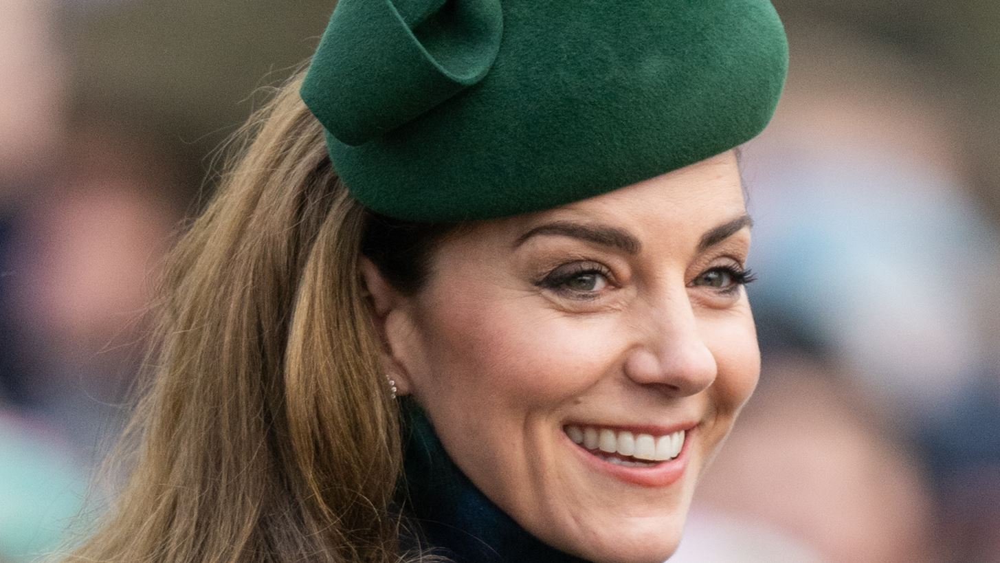 Kate Middleton | &#x397; &#x3BA;&#x3AF;&#x3BD;&#x3B7;&#x3C3;&#x3B7; &#x3BC;&#x3B1;&#x3C4; &#x3B1;&#x3C0;&#x3AD;&#x3BD;&#x3B1;&#x3BD;&#x3C4;&#x3B9; &#x3C3;&#x3C4;&#x3B7; Meghan Markle