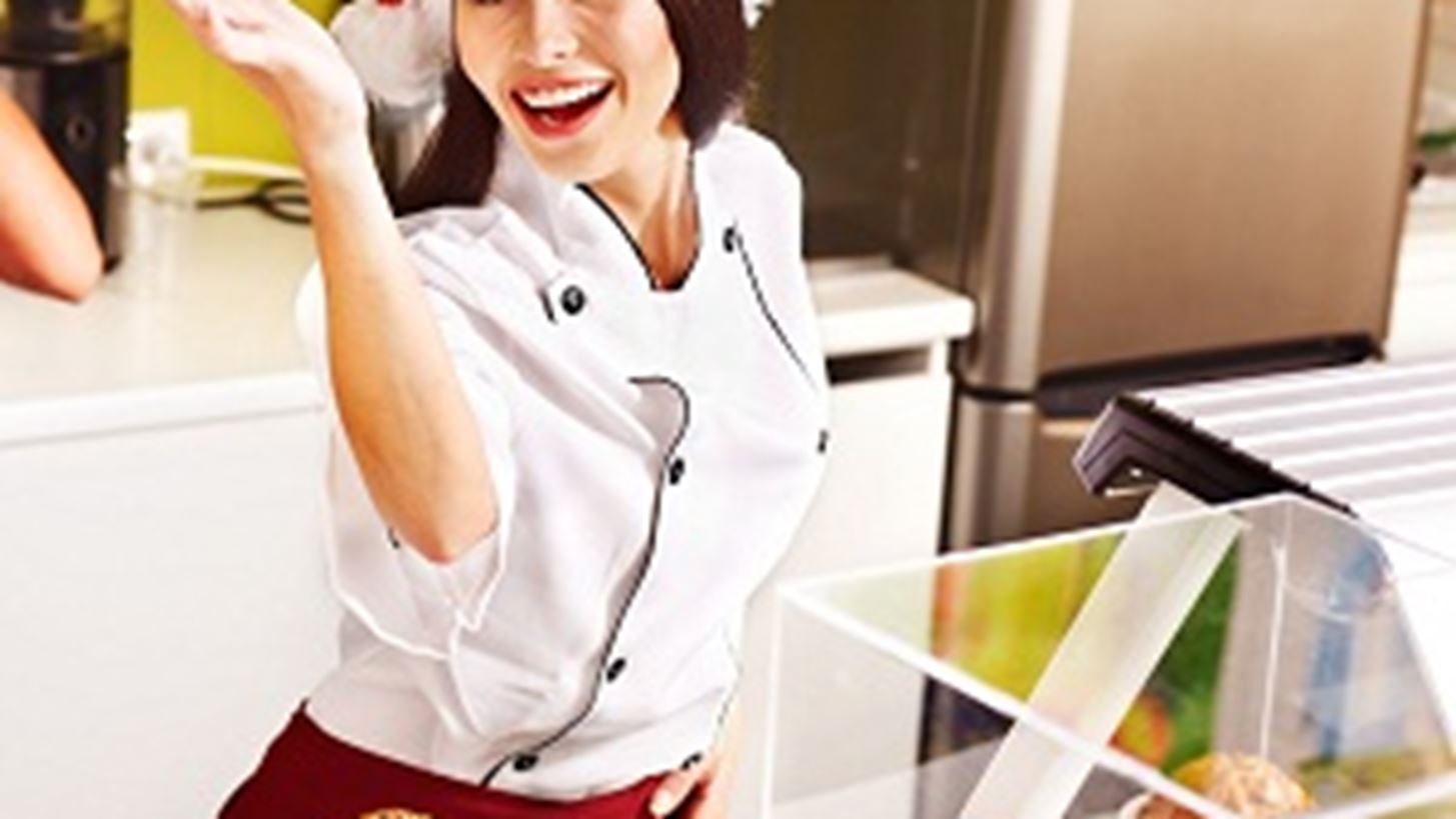 Θερμίδες στις γιορτές: Να πώς θα διαλέξεις ποτά, ορεκτικά, γλυκά και φαγητά