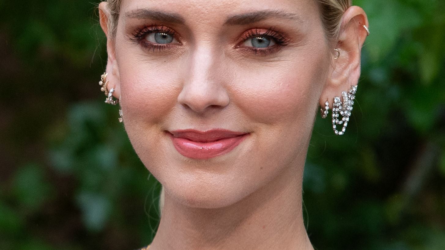 Chiara Ferragni | &#x388;&#x3BA;&#x3B1;&#x3BD;&#x3B5; &#x3C4;&#x3BF; &#x3C0;&#x3B9;&#x3BF; hot &#x3BA;&#x3B1;&#x3BB;&#x3BF;&#x3BA;&#x3B1;&#x3B9;&#x3C1;&#x3B9;&#x3BD;&#x3CC; &#x3C7;&#x3C1;&#x3CE;&#x3BC;&#x3B1; &#x3C3;&#x3C4;&#x3B1; &#x3BD;&#x3CD;&#x3C7;&#x3B9;&#x3B1; &#x3C4;&#x3B7;&#x3C2;