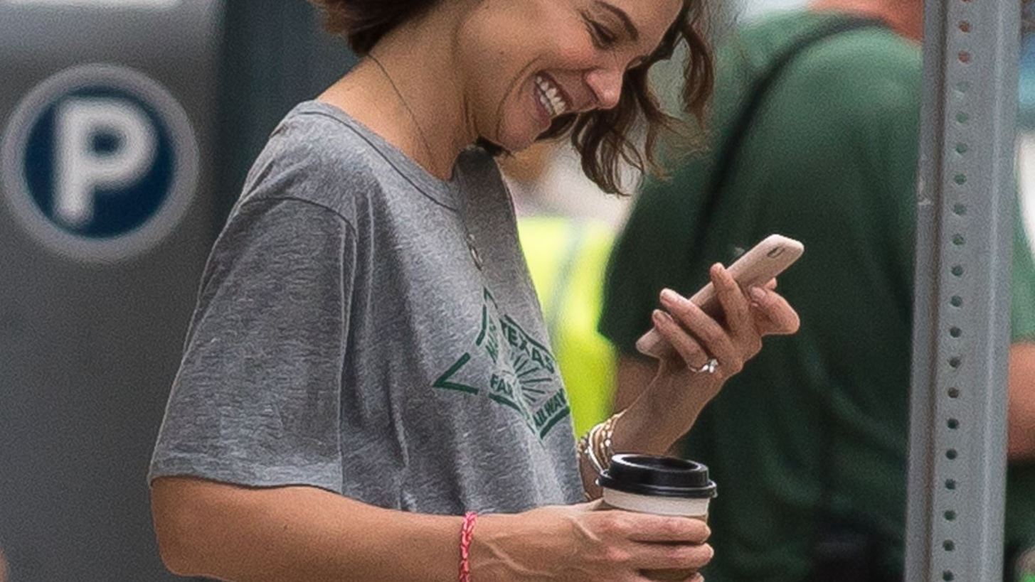 &#x3A0;&#x3BF;&#x3CD; &#x3B5;&#x3BD;&#x3C4;&#x3CC;&#x3C0;&#x3B9;&#x3C3;&#x3B5; &#x3BF; &#x3C6;&#x3C9;&#x3C4;&#x3BF;&#x3B3;&#x3C1;&#x3B1;&#x3C6;&#x3B9;&#x3BA;&#x3CC;&#x3C2; &#x3C6;&#x3B1;&#x3BA;&#x3CC;&#x3C2; &#x3C4;&#x3B7;&#x3BD; Katie Holmes;