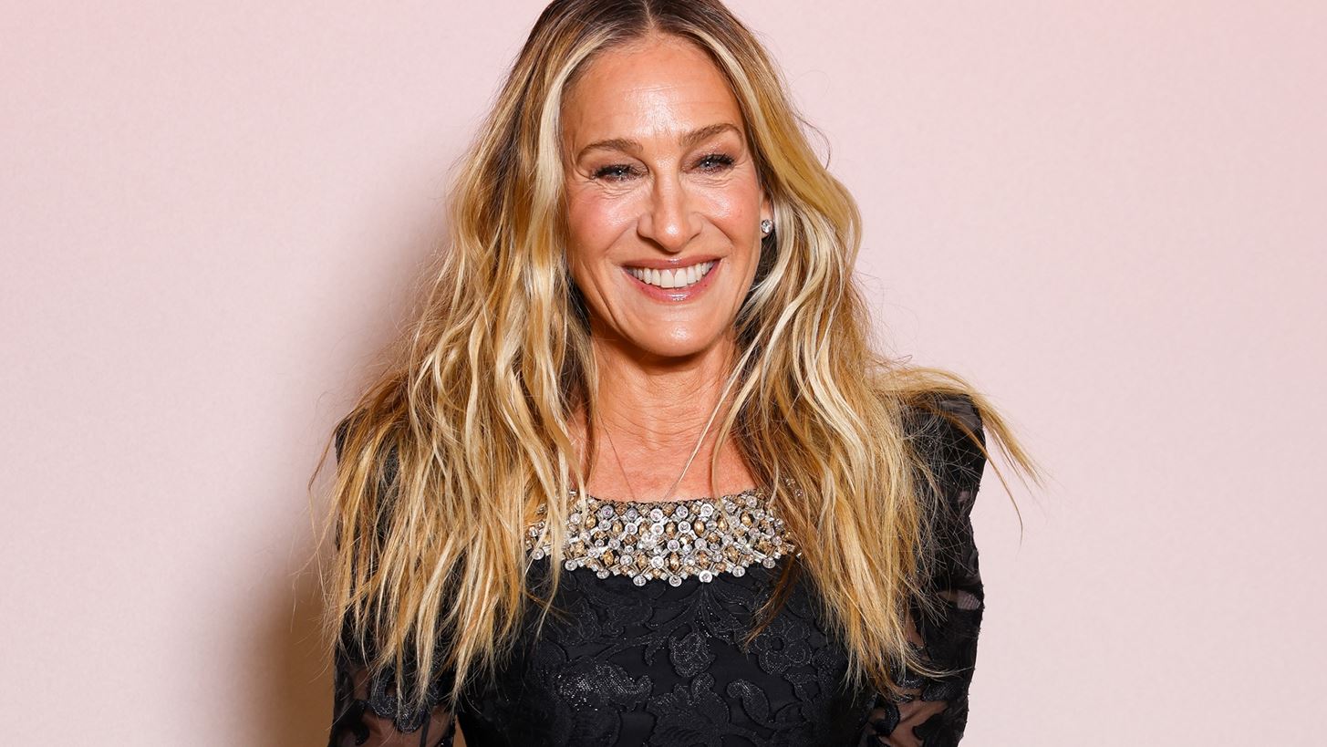 Sarah Jessica Parker | &#x39F; &#x3C0;&#x3C1;&#x3B1;&#x3B3;&#x3BC;&#x3B1;&#x3C4;&#x3B9;&#x3BA;&#x3CC;&#x3C2; &#x3BB;&#x3CC;&#x3B3;&#x3BF;&#x3C2; &#x3C0;&#x3BF;&#x3C5; &#x3B4;&#x3B5;&#x3BD; &#x3B2;&#x3B3;&#x3AC;&#x3B6;&#x3B5;&#x3B9; &#x3C0;&#x3BF;&#x3C4;&#x3AD; selfies &#x3BC;&#x3B5; &#x3C4;&#x3BF;&#x3C5;&#x3C2; &#x3B8;&#x3B1;&#x3C5;&#x3BC;&#x3B1;&#x3C3;&#x3C4;&#x3AD;&#x3C2; &#x3C4;&#x3B7;&#x3C2;
