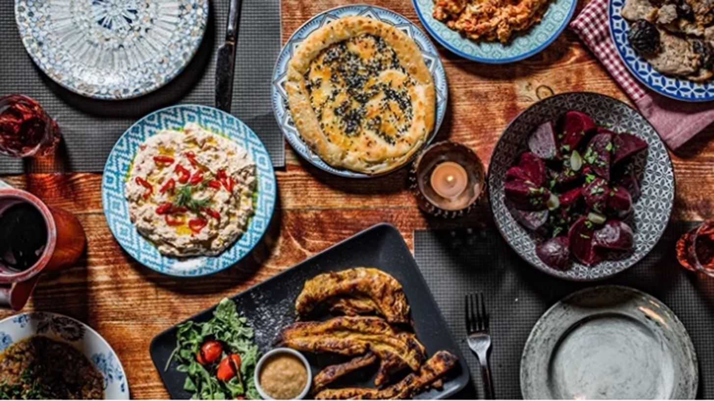 &#x391;&#x3C6;&#x3B9;&#x3AD;&#x3C1;&#x3C9;&#x3BC;&#x3B1; &quot;Budget Friendly Dining&quot; | &#x392;&#x3B3;&#x3B1;&#x3AF;&#x3BD;&#x3BF;&#x3C5;&#x3BC;&#x3B5; &#x3AD;&#x3BE;&#x3C5;&#x3C0;&#x3BD;&#x3B1; &#x3BA;&#x3B1;&#x3B9; &#x3B3;&#x3B5;&#x3C5;&#x3C3;&#x3C4;&#x3B9;&#x3BA;&#x3AC; &#x3C3;&#x3B5; &#x3C0;&#x3C1;&#x3BF;&#x3C3;&#x3B9;&#x3C4;&#x3AC; &#x3B5;&#x3C3;&#x3C4;&#x3B9;&#x3B1;&#x3C4;&#x3CC;&#x3C1;&#x3B9;&#x3B1; &#x3BA;&#x3B1;&#x3B9; &#x3C4;&#x3B1;&#x3B2;&#x3AD;&#x3C1;&#x3BD;&#x3B5;&#x3C2; &#x3B3;&#x3B9;&#x3B1; &#x3BA;&#x3AC;&#x3B8;&#x3B5; &#x3B4;&#x3B9;&#x3AC;&#x3B8;&#x3B5;&#x3C3;&#x3B7;