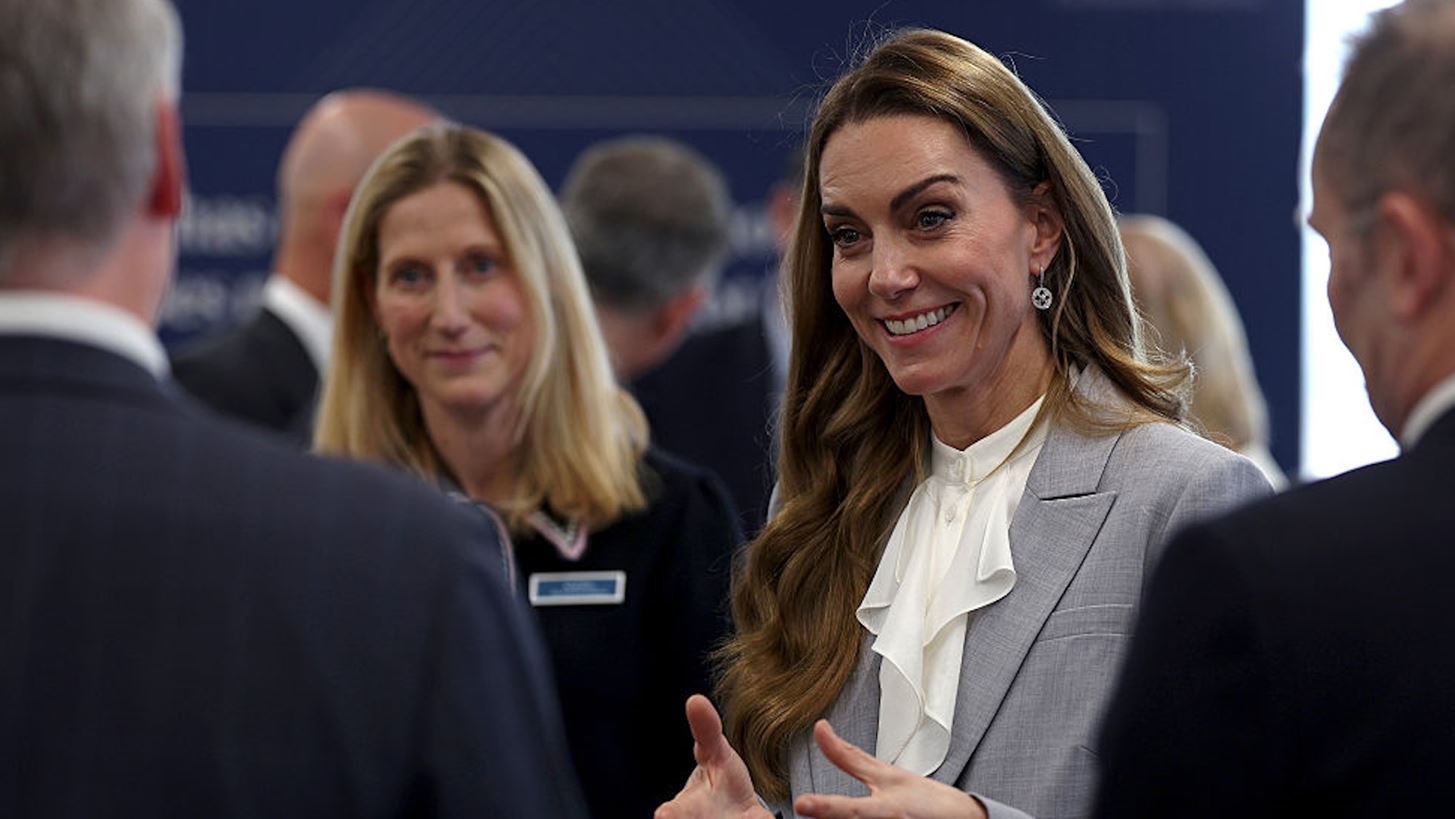 Kate Middleton | &#x3A0;&#x3CE;&#x3C2; &#x3C4;&#x3AF;&#x3BC;&#x3B7;&#x3C3;&#x3B5; &#x3C4;&#x3B7;&#x3BD; &#x3BA;&#x3CC;&#x3C1;&#x3B7; &#x3C4;&#x3B7;&#x3C2; Charlotte &#x3BC;&#x3B5; &#x3BC;&#x3B9;&#x3B1; &#x3C3;&#x3B7;&#x3BC;&#x3B1;&#x3BD;&#x3C4;&#x3B9;&#x3BA;&#x3AE; &#x3BB;&#x3B5;&#x3C0;&#x3C4;&#x3BF;&#x3BC;&#x3AD;&#x3C1;&#x3B5;&#x3B9;&#x3B1; &#x3C3;&#x3C4;&#x3B7; &#x3BD;&#x3AD;&#x3B1; &#x3C4;&#x3B7;&#x3C2; &#x3B5;&#x3BC;&#x3C6;&#x3AC;&#x3BD;&#x3B9;&#x3C3;&#x3B7;