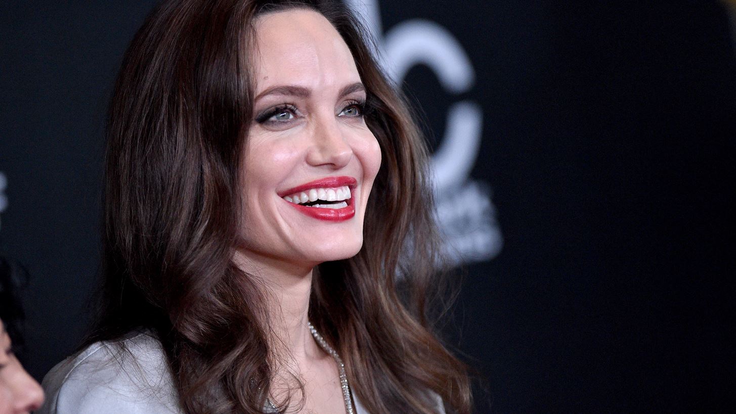 Atelier Jolie | &#x3A4;&#x3BF; &#x3BD;&#x3AD;&#x3BF; &#x3B5;&#x3B3;&#x3C7;&#x3B5;&#x3AF;&#x3C1;&#x3B7;&#x3BC;&#x3B1; &#x3C4;&#x3B7;&#x3C2; Angelina Jolie &#x3B1;&#x3C6;&#x3BF;&#x3C1;&#x3AC; &#x3C4;&#x3B7; &#x3BC;&#x3CC;&#x3B4;&#x3B1;
