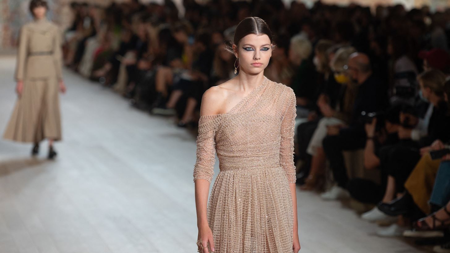 Paris Haute Couture Week F/W &#x27;21-&#x27;22 | &#x3A4;&#x3B1; beauty looks &#x3C0;&#x3BF;&#x3C5; &#x3BE;&#x3B5;&#x3C7;&#x3C9;&#x3C1;&#x3AF;&#x3C3;&#x3B1;&#x3BC;&#x3B5;
