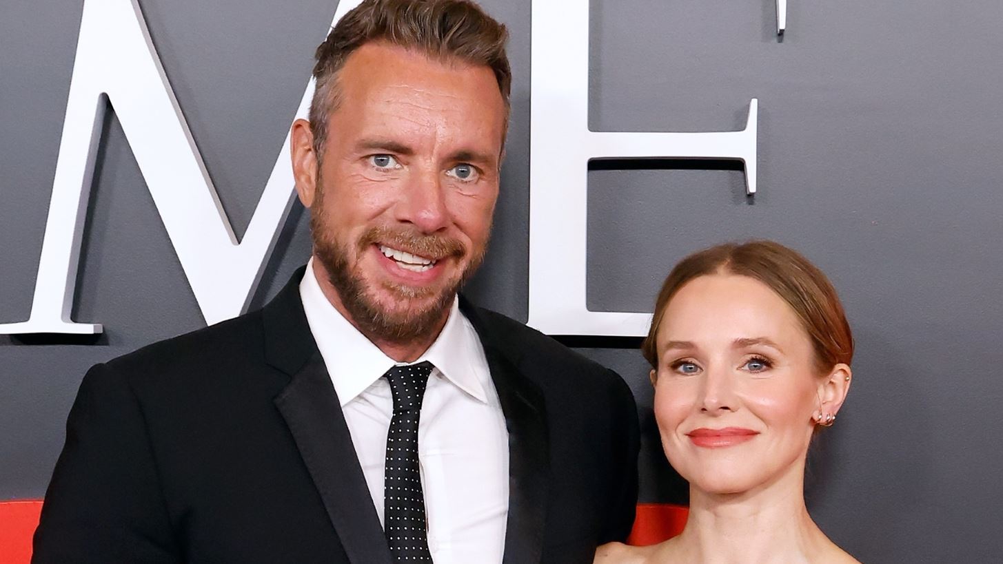 &#x39F; Dax Shepard &#x3BC;&#x3BF;&#x3B9;&#x3C1;&#x3AC;&#x3B6;&#x3B5;&#x3C4;&#x3B1;&#x3B9; &#x3B3;&#x3C5;&#x3BC;&#x3BD;&#x3AE; &#x3C6;&#x3C9;&#x3C4;&#x3BF;&#x3B3;&#x3C1;&#x3B1;&#x3C6;&#x3AF;&#x3B1; &#x3C4;&#x3B7;&#x3C2; Kristen Bell &#x3B3;&#x3B9;&#x3B1; &#x3BD;&#x3B1; &#x3B3;&#x3B9;&#x3BF;&#x3C1;&#x3C4;&#x3AC;&#x3C3;&#x3B5;&#x3B9; &#x3C4;&#x3B7;&#x3BD; &#x3C0;&#x3C1;&#x3CE;&#x3C4;&#x3B7; &#x3C5;&#x3C0;&#x3BF;&#x3C8;&#x3B7;&#x3C6;&#x3B9;&#x3CC;&#x3C4;&#x3B7;&#x3C4;&#x3B1; &#x3B3;&#x3B9;&#x3B1; Emmy