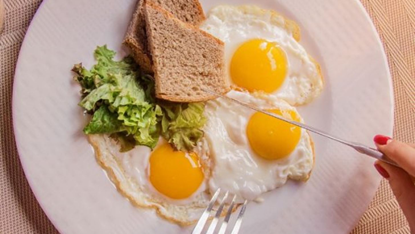 Πόσα αυγά κάνει να τρώμε τελικά μέσα στην εβδομάδα;