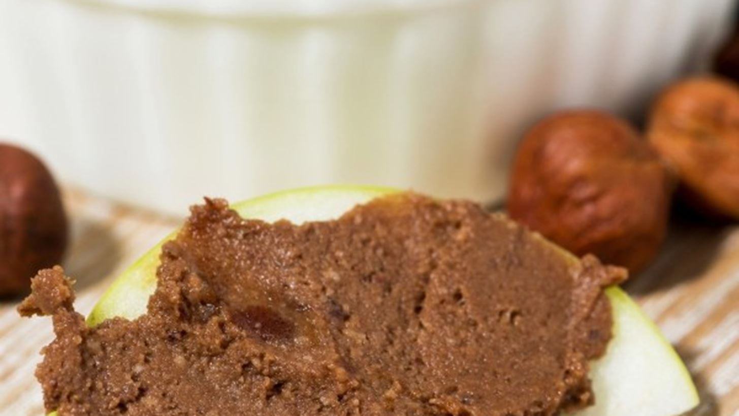 Σπιτική vegan nutella: Η υγιεινή συνταγή για πραλίνα φουντουκιού με ελάχιστη ζάχαρη