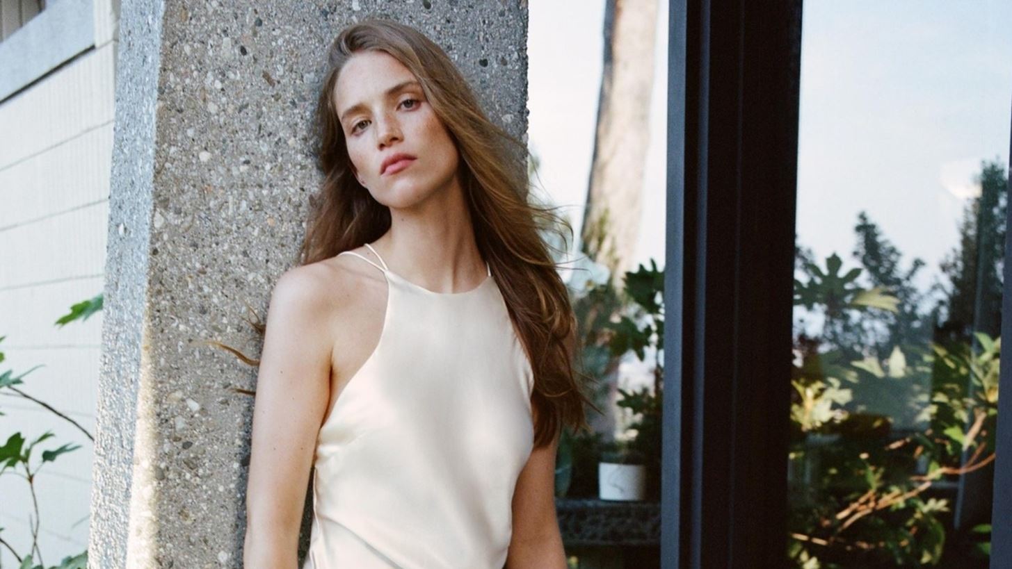 Summer Whites | &#x3A4;&#x3B1; &#x3BB;&#x3B5;&#x3C5;&#x3BA;&#x3AC; &#x3BA;&#x3BF;&#x3BC;&#x3BC;&#x3AC;&#x3C4;&#x3B9;&#x3B1; &#x3B1;&#x3C0;&#x3CC; &#x3C4;&#x3B7; &#x3BD;&#x3AD;&#x3B1; &#x3C3;&#x3C5;&#x3BB;&#x3BB;&#x3BF;&#x3B3;&#x3AE; &#x3C4;&#x3B7;&#x3C2; Zara &#x3C0;&#x3BF;&#x3C5; &#x3B8;&#x3B1; &#x3C6;&#x3BF;&#x3C1;&#x3AD;&#x3C3;&#x3B5;&#x3B9;&#x3C2; &#x3C3;&#x3AF;&#x3B3;&#x3BF;&#x3C5;&#x3C1;&#x3B1; &#x3C3;&#x3C4;&#x3B9;&#x3C2; &#x3B4;&#x3B9;&#x3B1;&#x3BA;&#x3BF;&#x3C0;&#x3AD;&#x3C2;