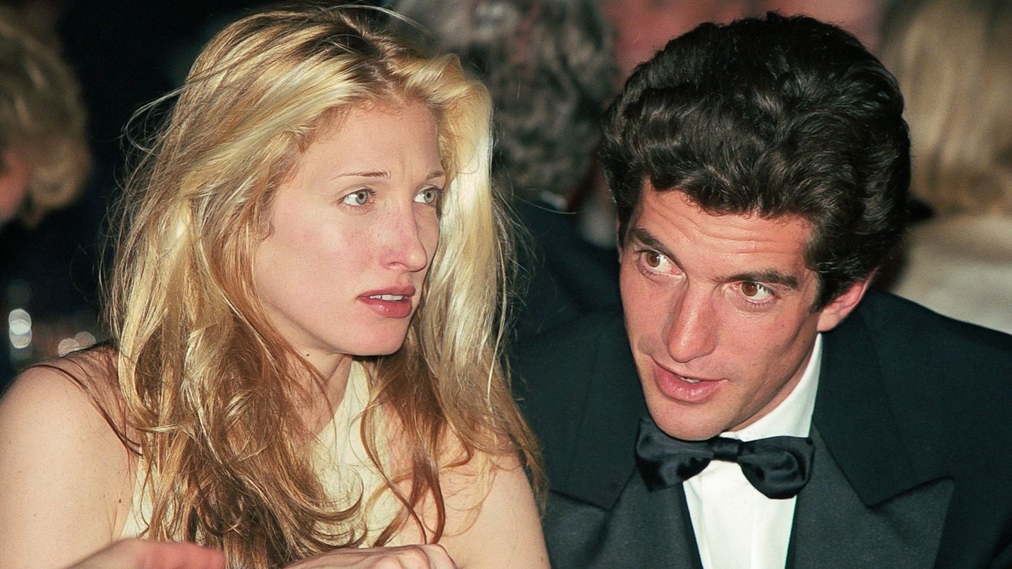 &#x39F;&#x3B9; &#x3C0;&#x3C1;&#x3CE;&#x3C4;&#x3B5;&#x3C2; backstage &#x3C6;&#x3C9;&#x3C4;&#x3BF;&#x3B3;&#x3C1;&#x3B1;&#x3C6;&#x3AF;&#x3B5;&#x3C2; &#x3B1;&#x3C0;&#x3CC; &#x3C4;&#x3B1; &#x3B3;&#x3C5;&#x3C1;&#x3AF;&#x3C3;&#x3BC;&#x3B1;&#x3C4;&#x3B1; &#x3C4;&#x3BF;&#x3C5; American Love Story