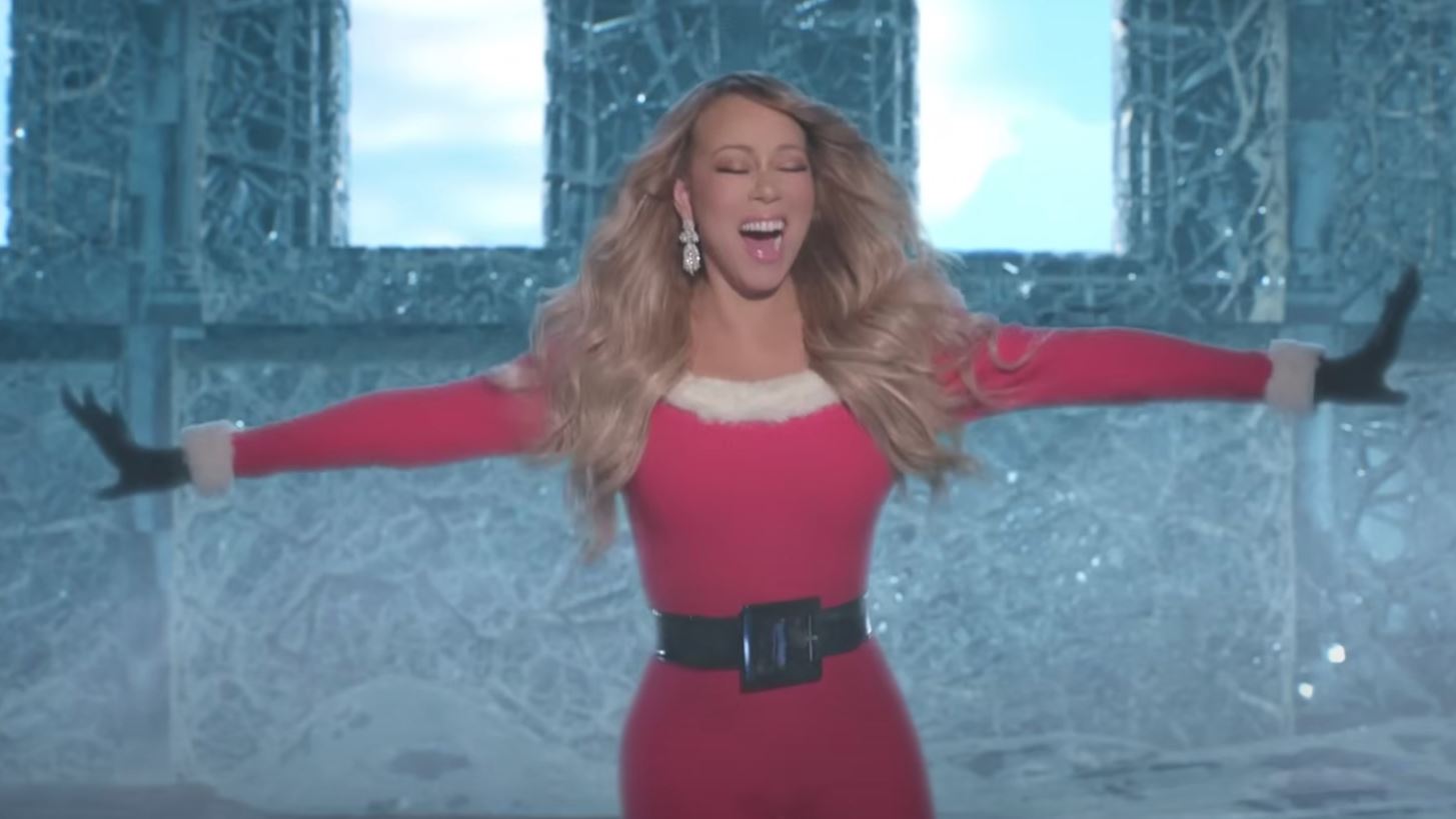 &#x3A4;&#x3BF; Halloween &#x3C0;&#x3AD;&#x3C1;&#x3B1;&#x3C3;&#x3B5; &#x3BA;&#x3B1;&#x3B9; &#x3B7; Mariah Carey &#x3BC;&#x3AC;&#x3C2; &#x3C5;&#x3C0;&#x3BF;&#x3B4;&#x3AD;&#x3C7;&#x3B5;&#x3C4;&#x3B1;&#x3B9; &#x3C3;&#x3C4;&#x3B1; &#x3B4;&#x3B9;&#x3BA;&#x3AC; &#x3C4;&#x3B7;&#x3C2; &#x3A7;&#x3C1;&#x3B9;&#x3C3;&#x3C4;&#x3BF;&#x3CD;&#x3B3;&#x3B5;&#x3BD;&#x3BD;&#x3B1;