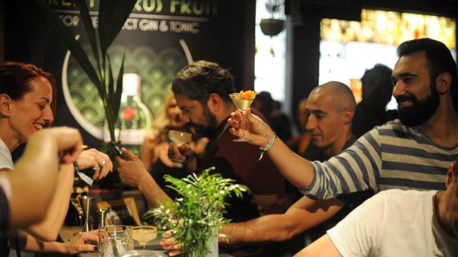 World Class Fine Drinking: &#x395;&#x3C0;&#x3B9;&#x3C3;&#x3C4;&#x3C1;&#x3AD;&#x3C6;&#x3B5;&#x3B9; &#x3B3;&#x3B9;&#x3B1; &#x3C4;&#x3C1;&#x3AF;&#x3C4;&#x3B7; &#x3C7;&#x3C1;&#x3BF;&#x3BD;&#x3B9;&#x3AC; &#x3C3;&#x3C4;&#x3B7;&#x3BD; &#x391;&#x3B8;&#x3AE;&#x3BD;&#x3B1;