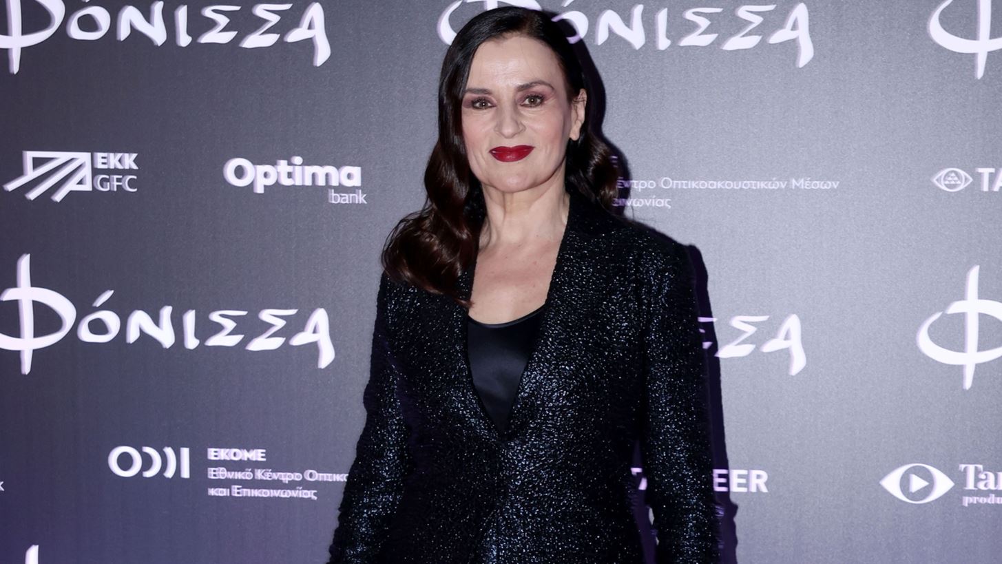 &#x397; &#x39A;&#x3B1;&#x3C1;&#x3C5;&#x3BF;&#x3C6;&#x3C5;&#x3BB;&#x3BB;&#x3B9;&#x3AC; &#x39A;&#x3B1;&#x3C1;&#x3B1;&#x3BC;&#x3C0;&#x3AD;&#x3C4;&#x3B7; &#x3BC;&#x3B5; &#x3AD;&#x3BD;&#x3B1; sequin &#x3BA;&#x3BF;&#x3C3;&#x3C4;&#x3BF;&#x3CD;&#x3BC;&#x3B9; &#x3C3;&#x3C4;&#x3B7;&#x3BD; &#x3C0;&#x3C1;&#x3B5;&#x3BC;&#x3B9;&#x3AD;&#x3C1;&#x3B1; &#x3C4;&#x3B7;&#x3C2; &#x3C4;&#x3B1;&#x3B9;&#x3BD;&#x3AF;&#x3B1;&#x3C2; &quot;&#x3A6;&#x3CC;&#x3BD;&#x3B9;&#x3C3;&#x3C3;&#x3B1;&quot;