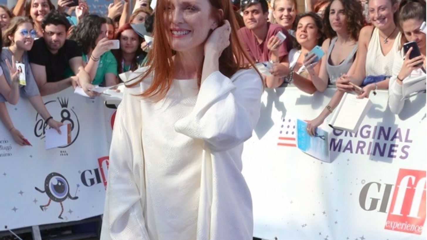 Julianne Moore - Bradley Cooper: &#x3A0;&#x3BF;&#x3CD; &#x3C4;&#x3BF;&#x3C5;&#x3C2; &#x3C3;&#x3C5;&#x3BD;&#x3AD;&#x3BB;&#x3B1;&#x3B2;&#x3B5; &#x3BF; &#x3C6;&#x3C9;&#x3C4;&#x3BF;&#x3B3;&#x3C1;&#x3B1;&#x3C6;&#x3B9;&#x3BA;&#x3CC;&#x3C2; &#x3C6;&#x3B1;&#x3BA;&#x3CC;&#x3C2;;