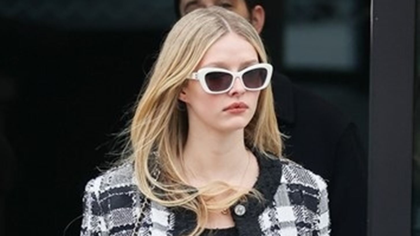 Apple Martin | &#x39F; &#x3C7;&#x3BF;&#x3C1;&#x3CC;&#x3C2; &#x3C4;&#x3B7;&#x3C2; &#x3BA;&#x3CC;&#x3C1;&#x3B7;&#x3C2; &#x3C4;&#x3B7;&#x3C2; Gwyneth Paltrow &#x3BC;&#x3B5; &#x3C4;&#x3BF;&#x3BD; &#x3C0;&#x3B1;&#x3C4;&#x3AD;&#x3C1;&#x3B1; &#x3C4;&#x3B7;&#x3C2;, Chris Martin, &#x3C3;&#x3B5; gala &#x3C3;&#x3C4;&#x3BF; &#x3A0;&#x3B1;&#x3C1;&#x3AF;&#x3C3;&#x3B9;