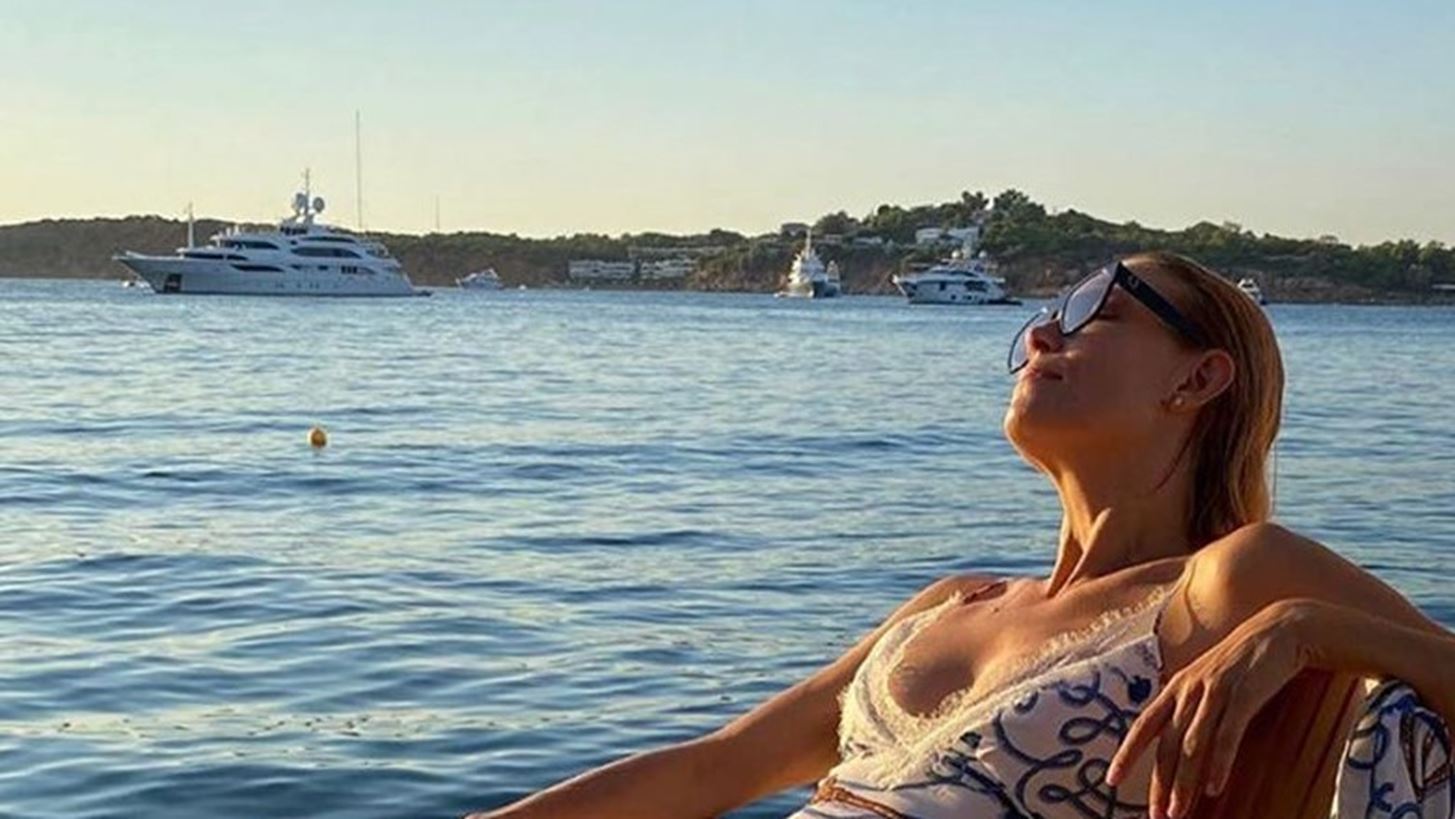 &#x397; &#x392;&#x3AF;&#x3BA;&#x3C5; &#x39A;&#x3B1;&#x3B3;&#x3B9;&#x3AC; &#x3C6;&#x3CC;&#x3C1;&#x3B5;&#x3C3;&#x3B5; &#x3AD;&#x3BD;&#x3B1; &#x3B5;&#x3BD;&#x3C4;&#x3C5;&#x3C0;&#x3C9;&#x3C3;&#x3B9;&#x3B1;&#x3BA;&#x3CC; slip dress