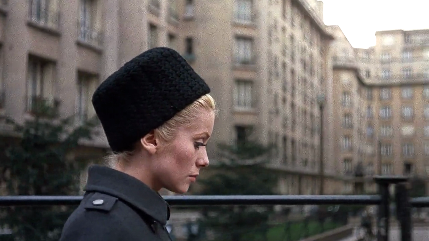 Belle de Jour: &#x38C;&#x3C4;&#x3B1;&#x3BD; &#x3BF; Yves Saint Laurent &#x3AD;&#x3BD;&#x3C4;&#x3C5;&#x3BD;&#x3B5; &#x3C4;&#x3B7;&#x3BD; Catherine Deneuve