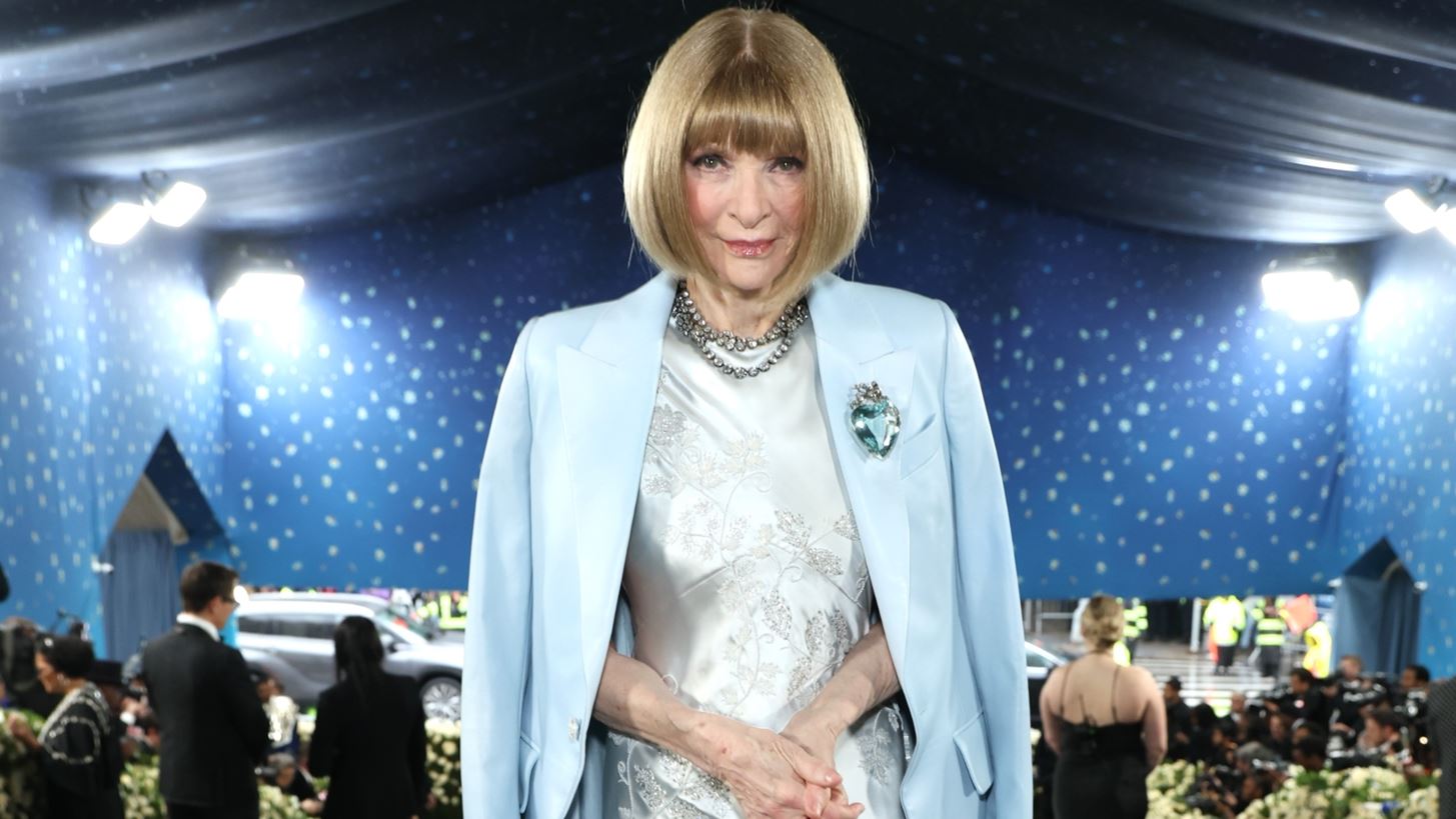 &#x397; Anna Wintour &#x3B1;&#x3C0;&#x3BF;&#x3C7;&#x3C9;&#x3C1;&#x3B5;&#x3AF; &#x3B1;&#x3C0;&#x3CC; &#x3C4;&#x3B7; Vogue &#x3BC;&#x3B5;&#x3C4;&#x3AC; &#x3B1;&#x3C0;&#x3CC; 37 &#x3C7;&#x3C1;&#x3CC;&#x3BD;&#x3B9;&#x3B1; &#x3C0;&#x3BF;&#x3C1;&#x3B5;&#x3AF;&#x3B1;&#x3C2;