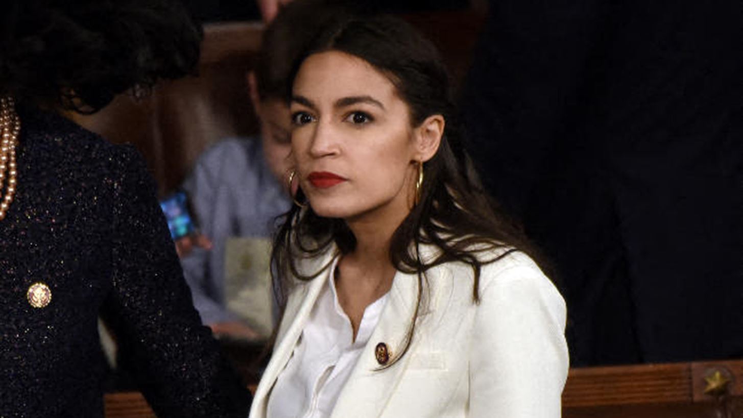 Alexandria Ocasio-Cortez: &quot;&#x388;&#x3C7;&#x3C9; &#x3C0;&#x3AD;&#x3C3;&#x3B5;&#x3B9; &#x3B8;&#x3CD;&#x3BC;&#x3B1; &#x3C3;&#x3B5;&#x3BE;&#x3BF;&#x3C5;&#x3B1;&#x3BB;&#x3B9;&#x3BA;&#x3AE;&#x3C2; &#x3B2;&#x3AF;&#x3B1;&#x3C2;&quot;