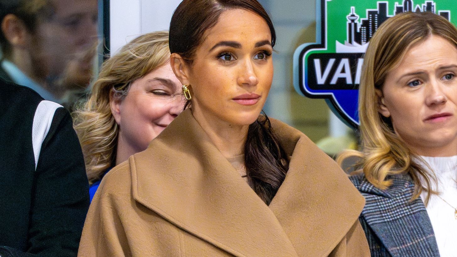 Meghan Markle | &#x397; &#x3BA;&#x3AF;&#x3BD;&#x3B7;&#x3C3;&#x3AE; &#x3C4;&#x3B7;&#x3C2; &#x3C0;&#x3BF;&#x3C5; &#x3B8;&#x3B5;&#x3C9;&#x3C1;&#x3AE;&#x3B8;&#x3B7;&#x3BA;&#x3B5; &quot;&#x3C7;&#x3C4;&#x3CD;&#x3C0;&#x3B7;&#x3BC;&#x3B1; &#x3BA;&#x3AC;&#x3C4;&#x3C9; &#x3B1;&#x3C0;&#x3CC; &#x3C4;&#x3B7; &#x3BC;&#x3AD;&#x3C3;&#x3B7;&quot; &#x3C3;&#x3C4;&#x3B7;&#x3BD; Kate Middleton