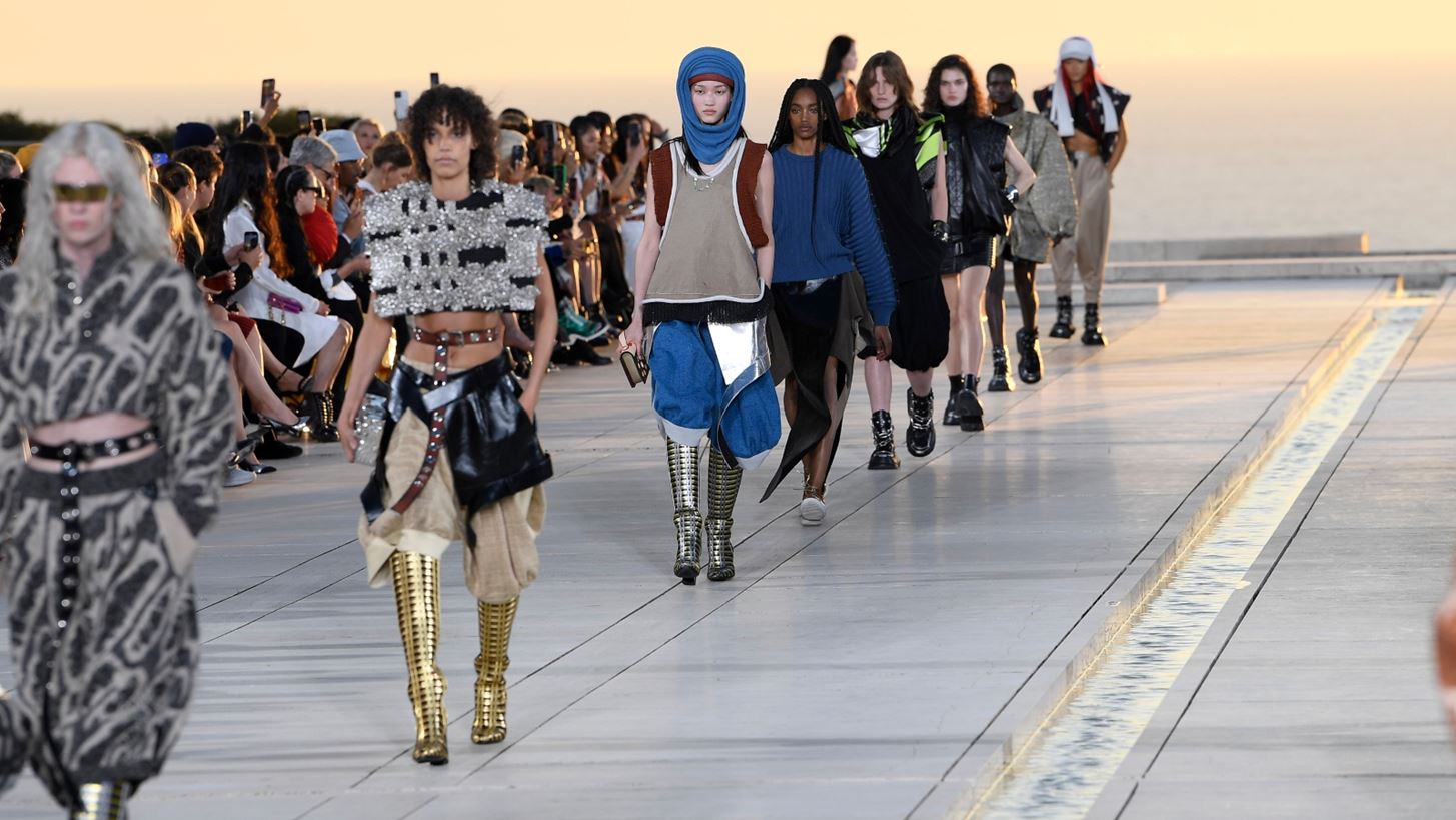 &#x397; LVMH &#x3B8;&#x3B1; &#x3BA;&#x3BB;&#x3B5;&#x3AF;&#x3BD;&#x3B5;&#x3B9; &#x3C4;&#x3B1; &#x3C6;&#x3CE;&#x3C4;&#x3B1; &#x3C3;&#x3C4;&#x3B1; &#x3BA;&#x3B1;&#x3C4;&#x3B1;&#x3C3;&#x3C4;&#x3AE;&#x3BC;&#x3B1;&#x3C4;&#x3AC; &#x3C4;&#x3B7;&#x3C2; &#x3C4;&#x3BF; &#x3B2;&#x3C1;&#x3AC;&#x3B4;&#x3C5;