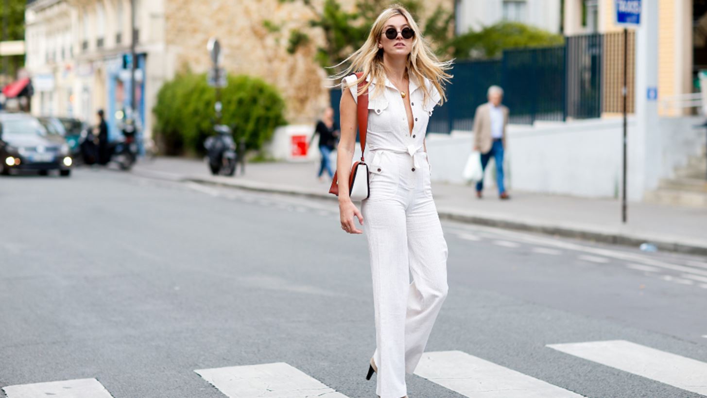 Total White: Ο μοναδικός συνδυασμός που χρειάζεσαι αυτό το καλοκαίρι είναι full του λευκού