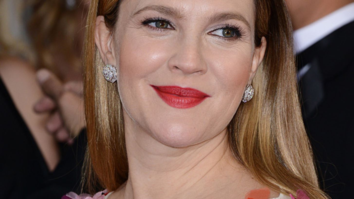 &#x397; Drew Barrymore &#x3BC;&#x3CC;&#x3BB;&#x3B9;&#x3C2; &#x3B1;&#x3C0;&#x3BF;&#x3BA;&#x3AC;&#x3BB;&#x3C5;&#x3C8;&#x3B5; &#x3C4;&#x3BF; &#x3BA;&#x3C1;&#x3C5;&#x3C6;&#x3CC; &#x3C4;&#x3B7;&#x3C2; &#x3C4;&#x3B1;&#x3BB;&#x3AD;&#x3BD;&#x3C4;&#x3BF;