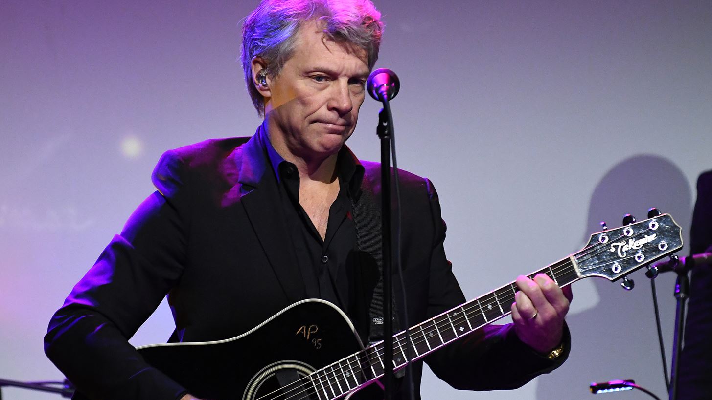 &#x39F;&#x3B9; Bon Jovi &#x3C0;&#x3B1;&#x3C1;&#x3BF;&#x3C5;&#x3C3;&#x3B9;&#x3AC;&#x3B6;&#x3BF;&#x3C5;&#x3BD; &#x3C4;&#x3BF; &#x3BD;&#x3AD;&#x3BF; &#x3C4;&#x3BF;&#x3C5;&#x3C2; &#x3AC;&#x3BB;&#x3BC;&#x3C0;&#x3BF;&#x3C5;&#x3BC; &#x3BC;&#x3AD;&#x3C3;&#x3C9; Facebook