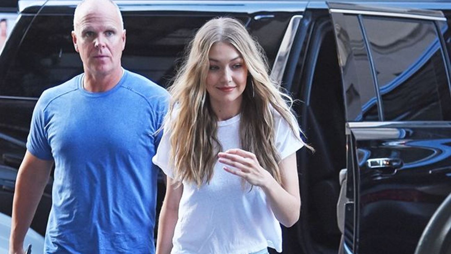 Gigi Hadid- Kate Mara: &#x3A0;&#x3BF;&#x3CD; &#x3C4;&#x3B9;&#x3C2; &#x3C3;&#x3C5;&#x3BD;&#x3AD;&#x3BB;&#x3B1;&#x3B2;&#x3B5; &#x3BF; &#x3C6;&#x3C9;&#x3C4;&#x3BF;&#x3B3;&#x3C1;&#x3B1;&#x3C6;&#x3B9;&#x3BA;&#x3CC;&#x3C2; &#x3C6;&#x3B1;&#x3BA;&#x3CC;&#x3C2;;