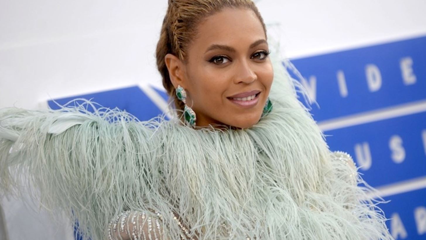 &#x395;&#x3C3;&#x3CD; &#x3B5;&#x3AF;&#x3B4;&#x3B5;&#x3C2; &#x3C4;&#x3BF; &#x3BD;&#x3AD;&#x3BF; hair look &#x3C4;&#x3B7;&#x3C2; Beyonce;