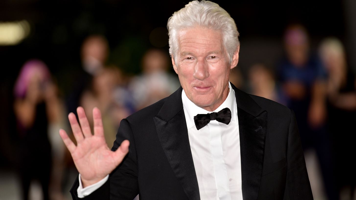 Richard Gere | &#x397; &#x3AC;&#x3C3;&#x3B5;&#x3BC;&#x3BD;&#x3B7; &#x3BA;&#x3AF;&#x3BD;&#x3B7;&#x3C3;&#x3B7; &#x3C0;&#x3BF;&#x3C5; &#x3AD;&#x3BA;&#x3B1;&#x3BD;&#x3B5; live &#x3C3;&#x3B5; &#x3C4;&#x3B7;&#x3BB;&#x3B5;&#x3BF;&#x3C0;&#x3C4;&#x3B9;&#x3BA;&#x3AE; &#x3B5;&#x3BA;&#x3C0;&#x3BF;&#x3BC;&#x3C0;&#x3AE;