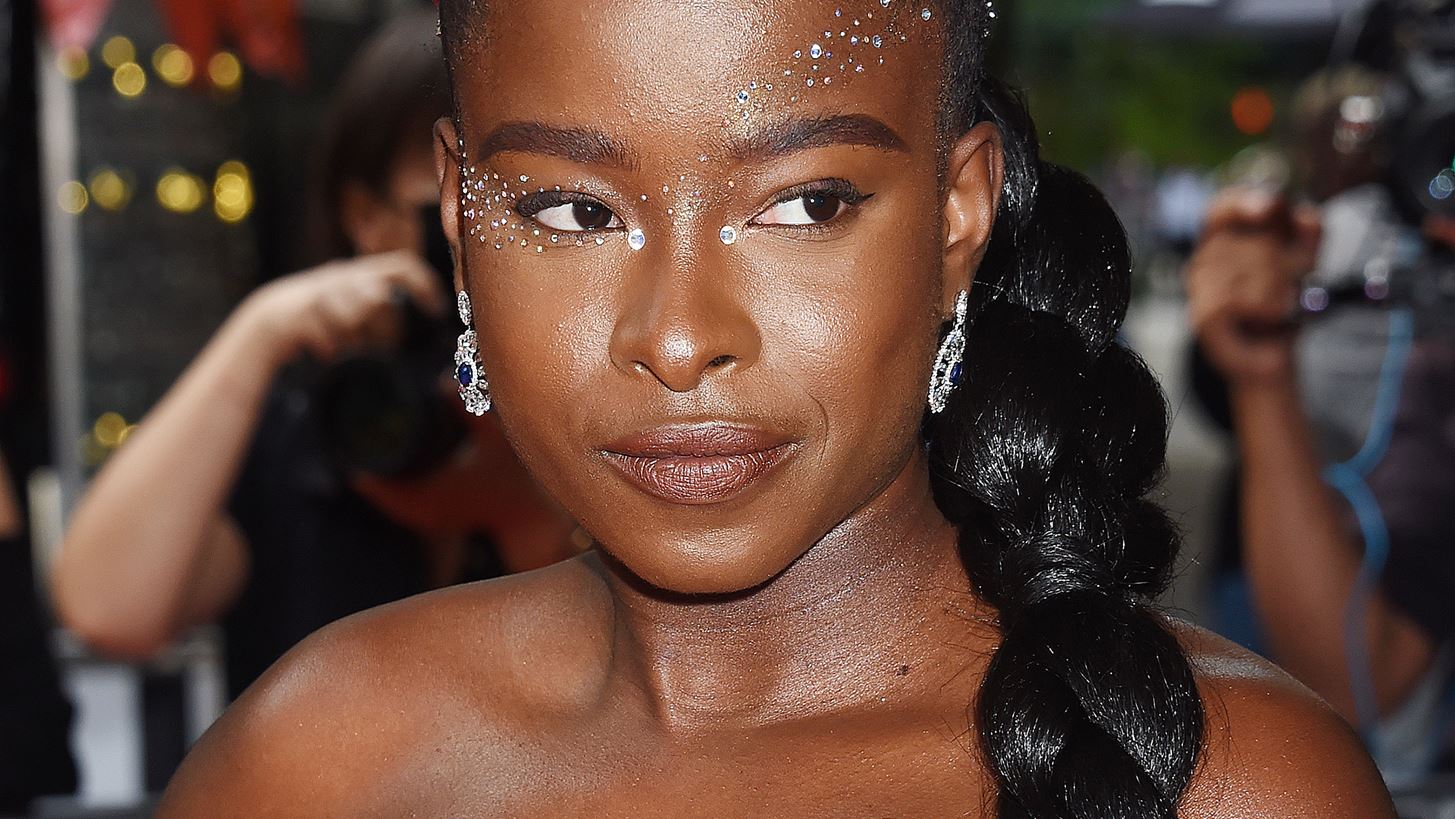 Crystal Eye Makeup Trend | &#x39C;&#x3B9;&#x3B1; &#x3C4;&#x3AC;&#x3C3;&#x3B7; &#x3C0;&#x3BF;&#x3C5; &#x3B4;&#x3B5;&#x3BD; &#x3B5;&#x3AF;&#x3BD;&#x3B1;&#x3B9; &#x3BC;&#x3CC;&#x3BD;&#x3BF; &#x3B3;&#x3B9;&#x3B1; &#x3C4;&#x3B9;&#x3C2; &#x3B3;&#x3B9;&#x3BF;&#x3C1;&#x3C4;&#x3AD;&#x3C2;