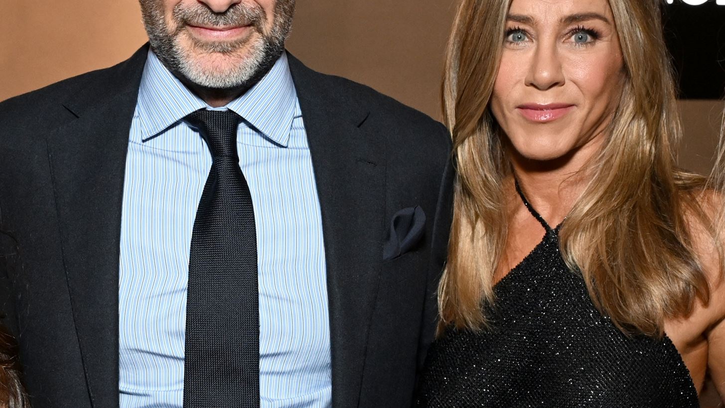 Jennifer Aniston | &#x3A0;&#x3C1;&#x3CE;&#x3C4;&#x3B7; &#x3B4;&#x3B7;&#x3BC;&#x3CC;&#x3C3;&#x3B9;&#x3B1; &#x3B5;&#x3BC;&#x3C6;&#x3AC;&#x3BD;&#x3B9;&#x3C3;&#x3B7; &#x3BC;&#x3B5; &#x3C4;&#x3BF;&#x3BD; Jim Curtis &#x3C3;&#x3C4;&#x3BF; Elle Women in Hollywood